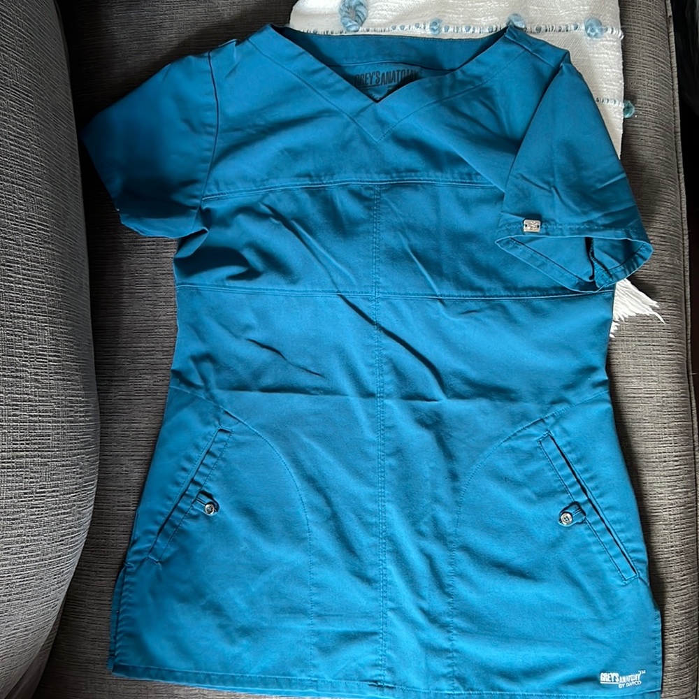 small scrub top (2 of 2)